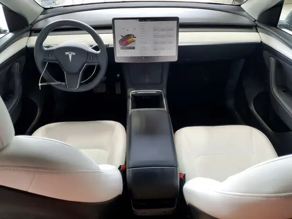 7SAYGAEEXSF233741 2025 TESLA MODEL Y - Image 8