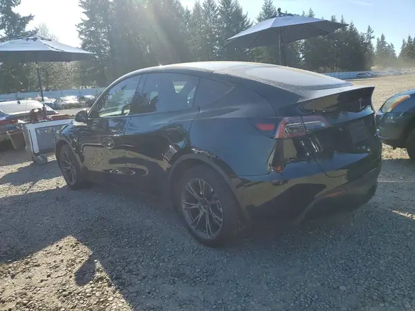 7SAYGAEEXSF241127 2025 TESLA MODEL Y - Image 2