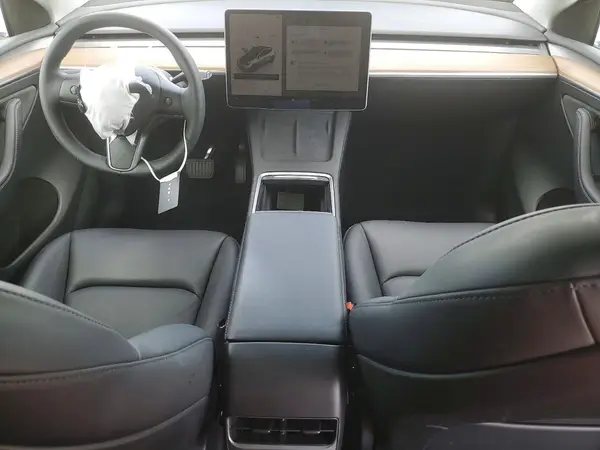 7SAYGAEEXSF249440 2025 TESLA MODEL Y - Image 8