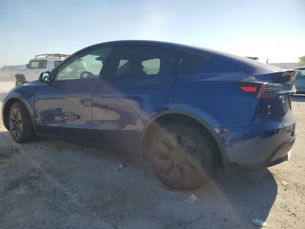 7SAYGAEEXSF256579 2025 TESLA MODEL Y - Image 2