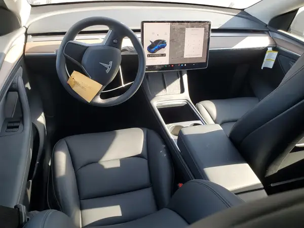 7SAYGAEEXSF256579 2025 TESLA MODEL Y - Image 8