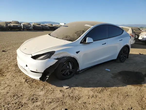 7SAYGAEEXSF268926 2025 TESLA MODEL Y - Image 1