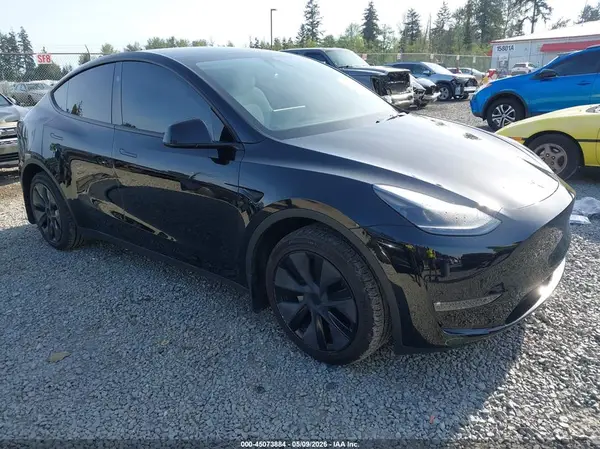7SAYGAEEXSF278470 2025 TESLA MODEL Y - Image 1