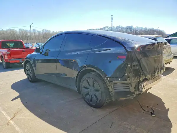7SAYGAEEXSF293065 2025 TESLA MODEL Y - Image 2