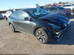 7SAYGAEEXSF294667 2025 TESLA MODEL Y