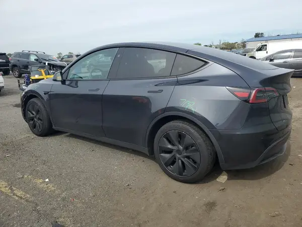 7SAYGAEEXSF294894 2025 TESLA MODEL Y - Image 2