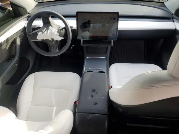 7SAYGAEEXSF303478 2025 TESLA MODEL Y - Image 8