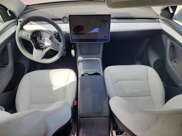 7SAYGAEEXSF309653 2025 TESLA MODEL Y - Image 8