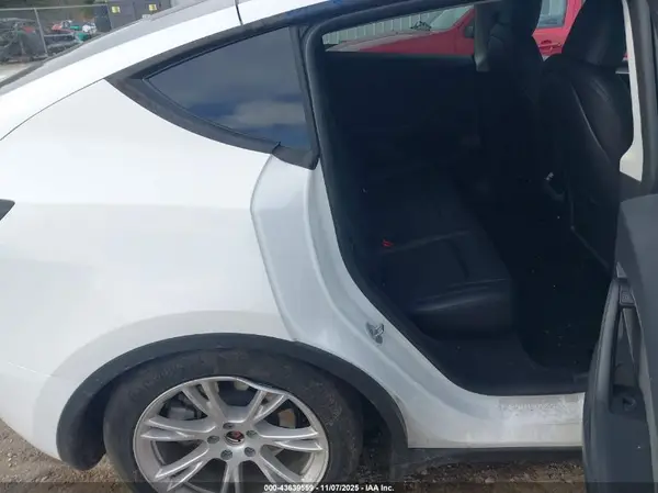 7SAYGDED0PF915222 2023 TESLA MODEL Y - Image 8