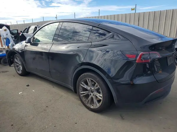 7SAYGDED0PF959415 2023 TESLA MODEL Y - Image 2