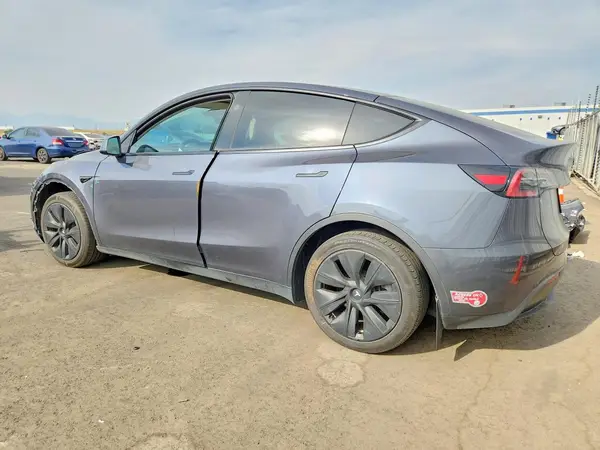 7SAYGDED0PF970768 2023 TESLA MODEL Y - Image 2