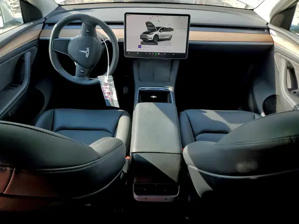 7SAYGDED0RA308219 2024 TESLA MODEL Y - Image 8