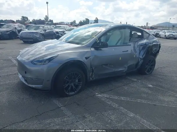 7SAYGDED0RA325571 2024 TESLA MODEL Y - Image 2