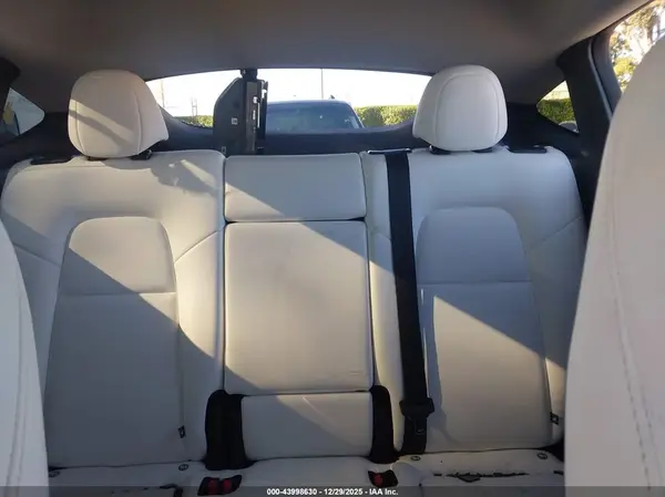 7SAYGDED0RA325571 2024 TESLA MODEL Y - Image 8