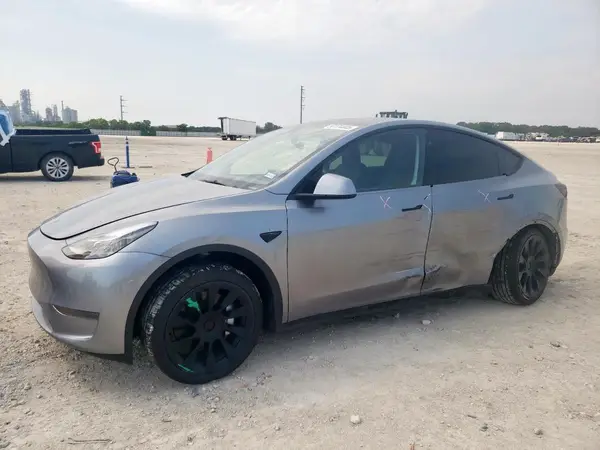 7SAYGDED0RA327739 2024 TESLA MODEL Y - Image 1