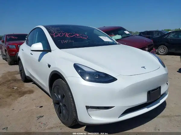 7SAYGDED0RA327806 2024 TESLA MODEL Y - Image 1