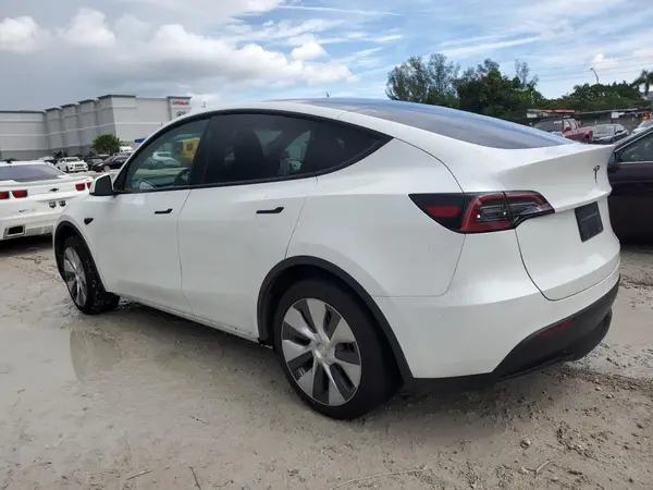 7SAYGDED0RF003483 2024 TESLA MODEL Y - Image 2