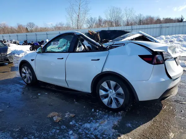 7SAYGDED0RF010868 2024 TESLA MODEL Y - Image 2