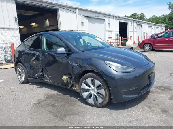 7SAYGDED0RF033356 2024 TESLA MODEL Y - Image 1