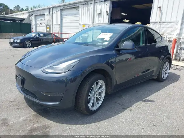 7SAYGDED0RF033356 2024 TESLA MODEL Y - Image 2
