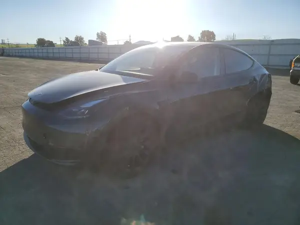 7SAYGDED0RF040677 2024 TESLA MODEL Y - Image 1