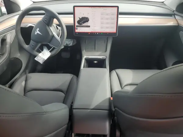 7SAYGDED0RF079172 2024 TESLA MODEL Y - Image 8