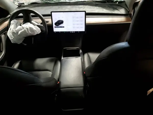 7SAYGDED0RF084081 2024 TESLA MODEL Y - Image 8