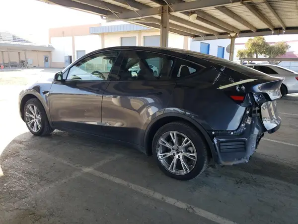 7SAYGDED0RF084257 2024 TESLA MODEL Y - Image 2