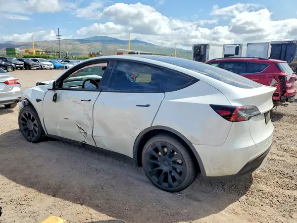 7SAYGDED0RF102563 2024 TESLA MODEL Y - Image 2