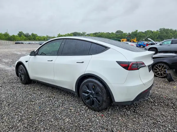 7SAYGDED0RF103647 2024 TESLA MODEL Y - Image 2