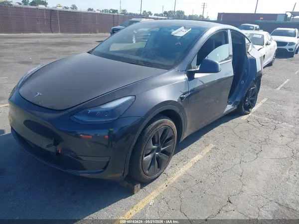 7SAYGDED0RF114468 2024 TESLA MODEL Y - Image 2