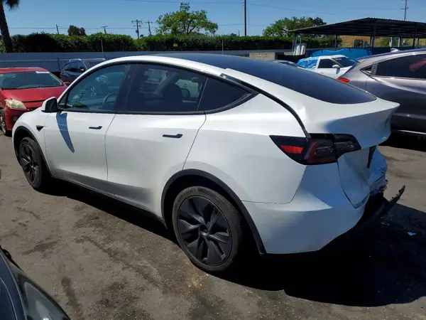 7SAYGDED0RF120366 2024 TESLA MODEL Y - Image 2