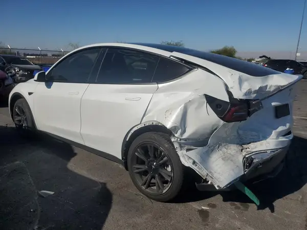 7SAYGDED0RF121887 2024 TESLA MODEL Y - Image 2