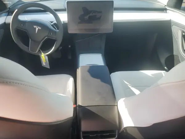 7SAYGDED0RF121887 2024 TESLA MODEL Y - Image 8