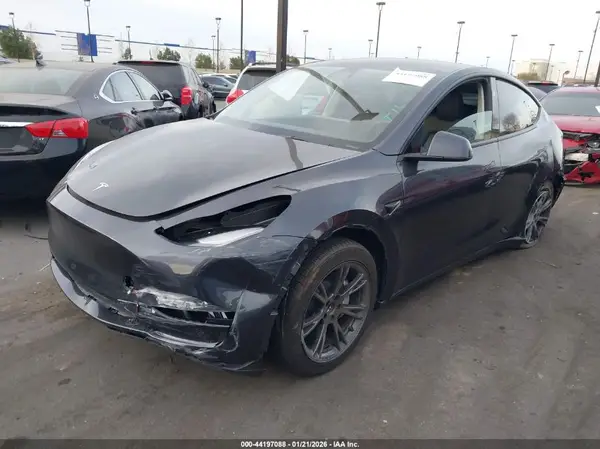 7SAYGDED0RF129567 2024 TESLA MODEL Y - Image 2