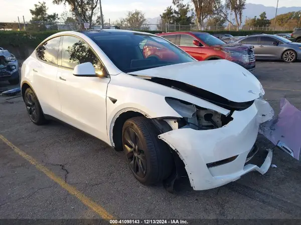 7SAYGDED0RF151617 2024 TESLA MODEL Y - Image 1