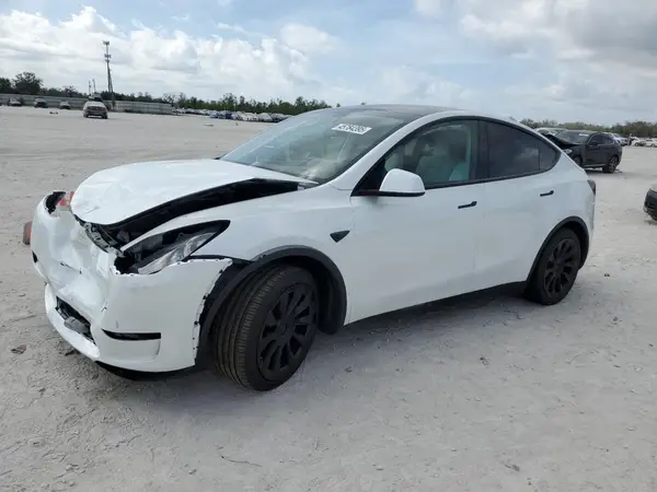7SAYGDED0RF158471 2024 TESLA MODEL Y - Image 1