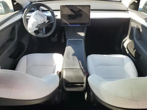 7SAYGDED0RF165551 2024 TESLA MODEL Y - Image 8