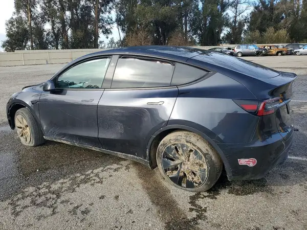 7SAYGDED0RF177408 2024 TESLA MODEL Y - Image 2