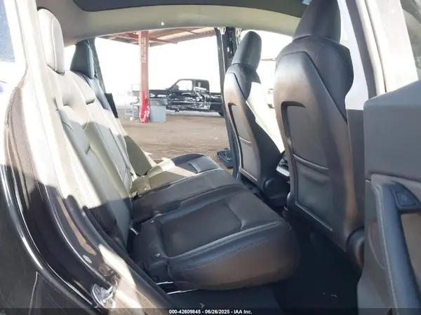 7SAYGDED0RF185220 2024 TESLA MODEL Y - Image 8
