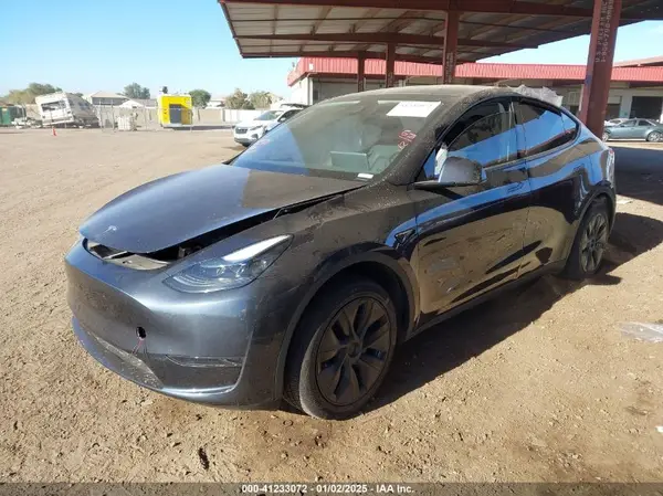 7SAYGDED0RF186917 2024 TESLA MODEL Y - Image 2