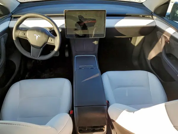 7SAYGDED0RF196783 2024 TESLA MODEL Y - Image 8