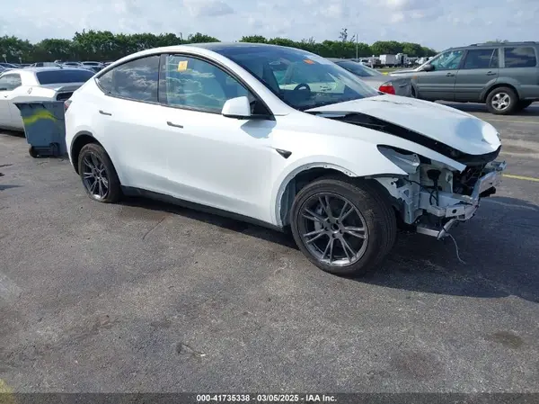 7SAYGDED0RF199456 2024 TESLA MODEL Y - Image 1