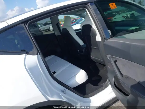 7SAYGDED0RF199456 2024 TESLA MODEL Y - Image 8