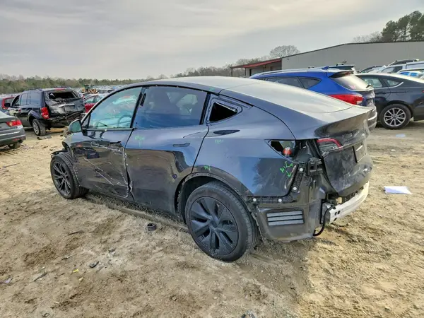 7SAYGDED0RF204882 2024 TESLA MODEL Y - Image 2
