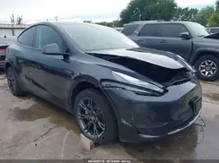 7SAYGDED0SA339086 2025 TESLA MODEL Y