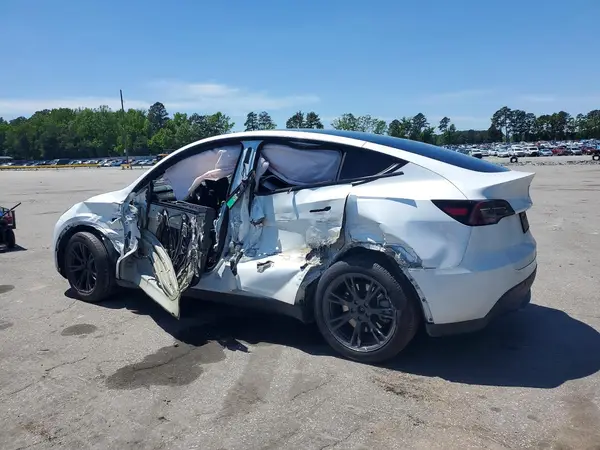7SAYGDED0SA345132 2025 TESLA MODEL Y - Image 2