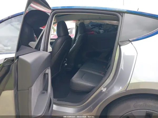 7SAYGDED0SA345552 2025 TESLA MODEL Y - Image 8