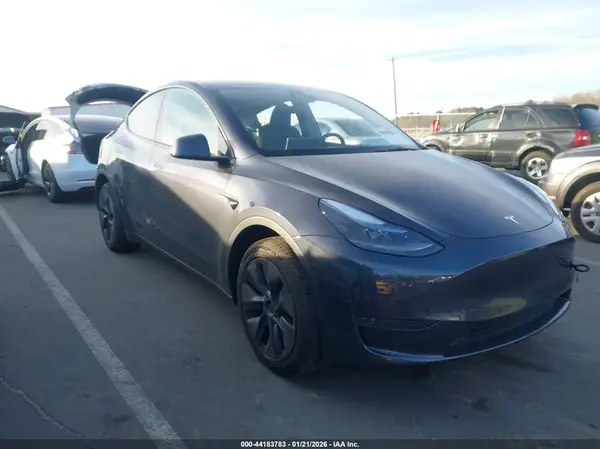 7SAYGDED0SA348838 2025 TESLA MODEL Y - Image 1