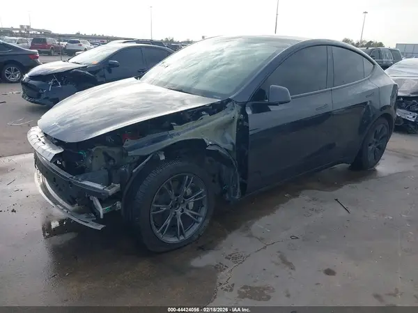 7SAYGDED0SA353733 2025 TESLA MODEL Y - Image 2